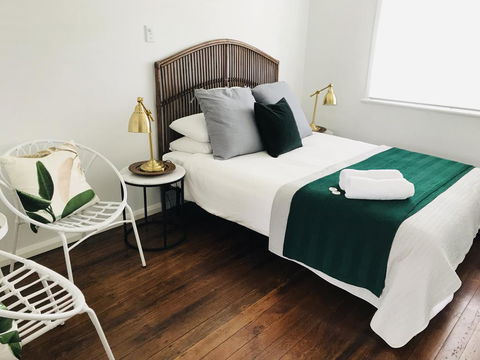 Tea Gardens Hotel - Accommodation Gladstone 1
