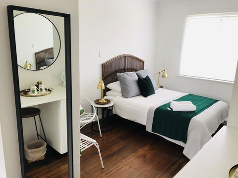 Tea Gardens Hotel - Accommodation Gladstone 2