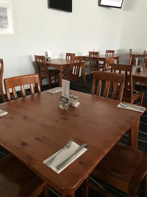 Tea Gardens Motel - Accommodation Gladstone 2