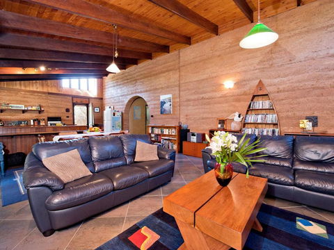 Tea Tree - Accommodation Gladstone 0