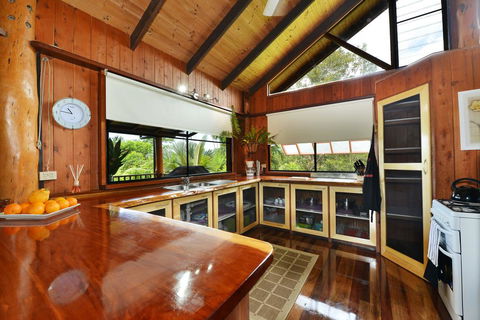 Tea Tree Cottage - Accommodation Gladstone 0