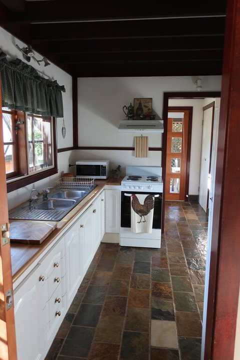 Ted And Stellas On Tamborine - Accommodation Gladstone 2