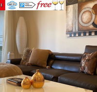 TERRACE LUX FULLY AIR 2 CAR FREE NETFLIX WIFI WINE - Accommodation Gladstone
