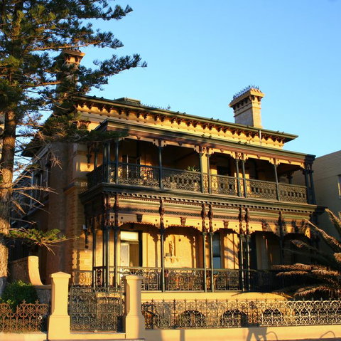 The 'Cloisters' Apartment At Albert Hall - Accommodation Gladstone 0