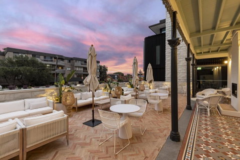 The Albert Mosman - Accommodation Gladstone 2