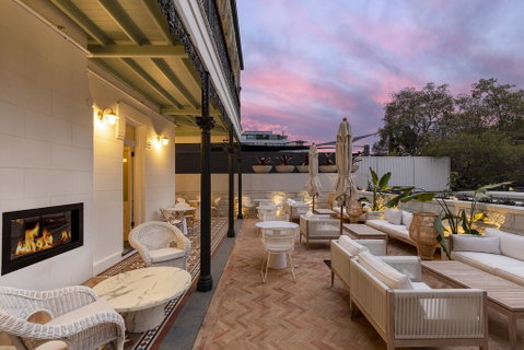 The Albert Mosman - Accommodation Gladstone 3