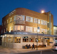 The Alpine Hotel - Accommodation Gladstone