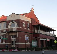 The Bank BB West Wyalong - Accommodation Gladstone