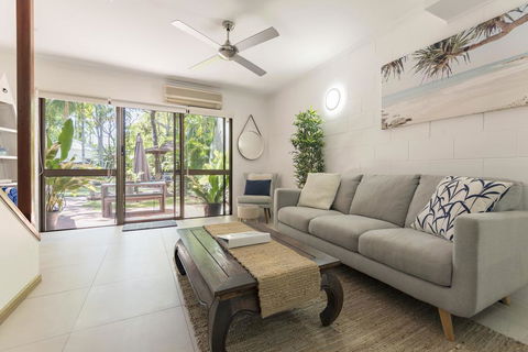The Barefoot Beach Cottage - Accommodation Gladstone 2