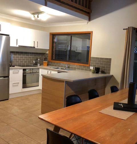 The Basin Waterfront - Accommodation Gladstone 3