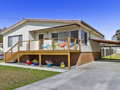 The Batch - Funky And Fun - Accommodation Gladstone 0