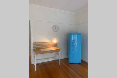 The Batch On Benyon , Fresh And Cute As A Button - Accommodation Gladstone 1