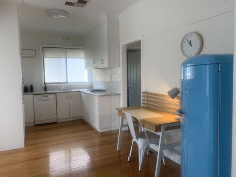 The Batch On Benyon , Fresh And Cute As A Button - Accommodation Gladstone 0
