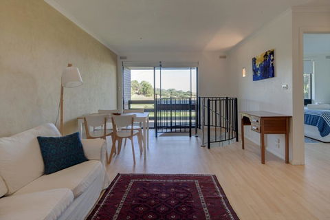 The Beach House - Accommodation Gladstone 1