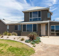 The Beach House - Accommodation Gladstone
