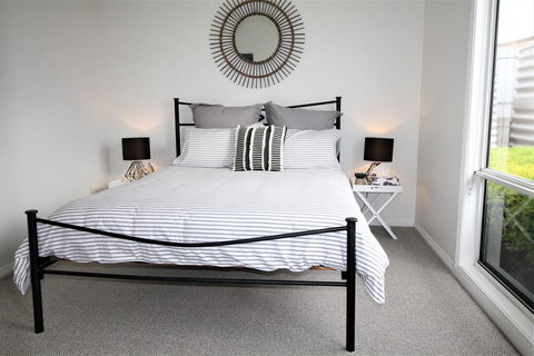 The Beach House - Point Turton - Accommodation Gladstone 3