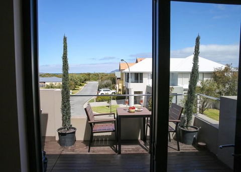 The Beach House At Bayside - Accommodation Gladstone 1