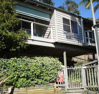 The Beach Hut Avoca Beach NSW - Accommodation Gladstone
