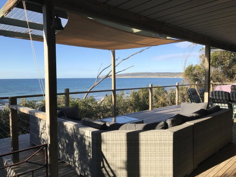 The Beach Shack - Accommodation Gladstone 2