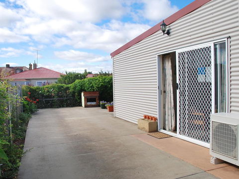 Oatlands Retreat - Accommodation Gladstone 2