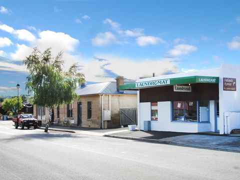 Oatlands Retreat - Accommodation Gladstone 1