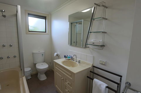Moonah Central Apartments - Accommodation Gladstone 27