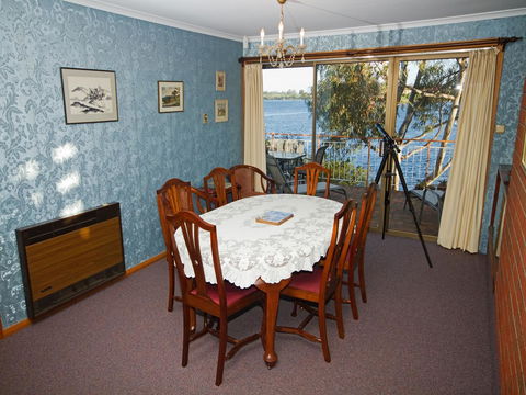 Derwent Retreat - Accommodation Gladstone 13