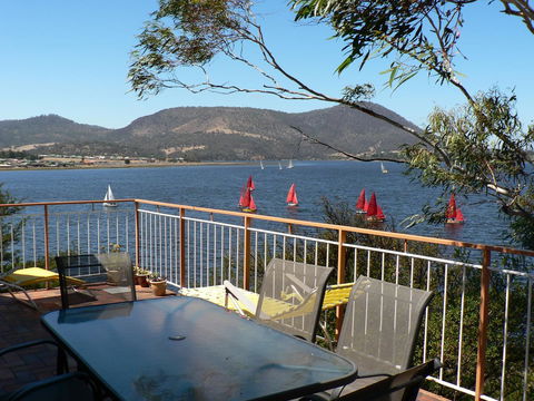 Derwent Retreat - Accommodation Gladstone 16