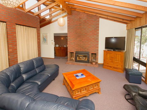 Derwent Retreat - Accommodation Gladstone 9