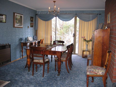 Derwent Retreat - Accommodation Gladstone 12