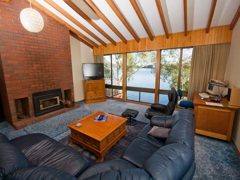 Derwent Retreat - Accommodation Gladstone 10