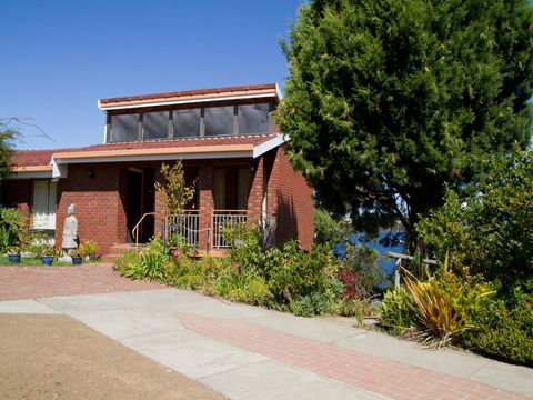 Derwent Retreat - Accommodation Gladstone 1