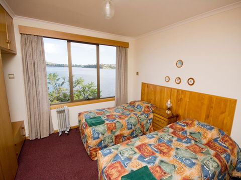 Derwent Retreat - Accommodation Gladstone 7