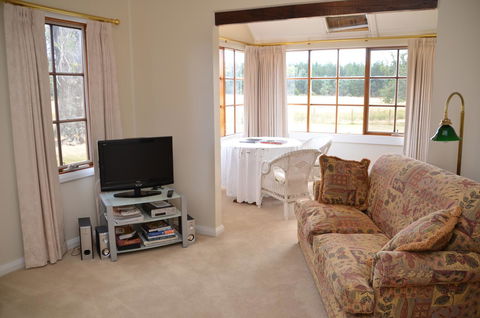 Buttons Cottage For Canyon & Rain Forest Walks With In House Dining - Accommodation Gladstone 15