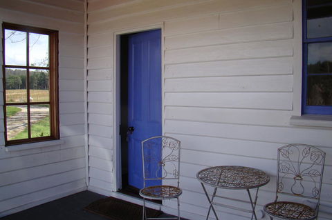 Buttons Cottage For Canyon & Rain Forest Walks With In House Dining - Accommodation Gladstone 13