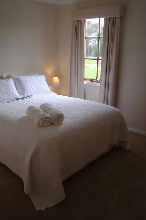 Buttons Cottage For Canyon & Rain Forest Walks With In House Dining - Accommodation Gladstone 18