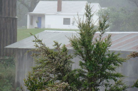Buttons Cottage For Canyon & Rain Forest Walks With In House Dining - Accommodation Gladstone 9