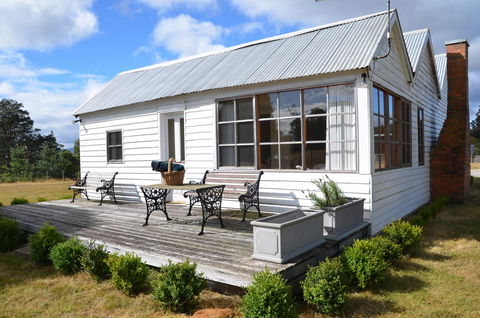 Buttons Cottage For Canyon & Rain Forest Walks With In House Dining - Accommodation Gladstone 5