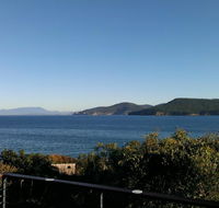 Larus Waterfront Cottage - Accommodation Gladstone