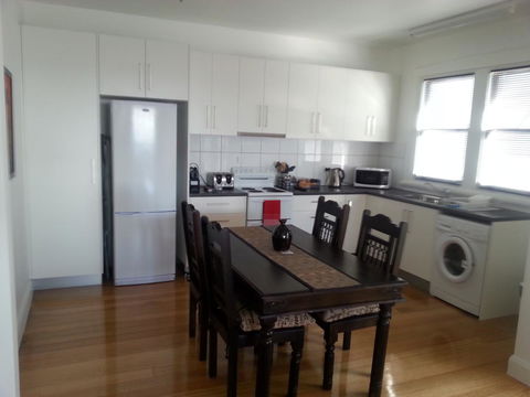 Harbour View Apartments - Accommodation Gladstone 2