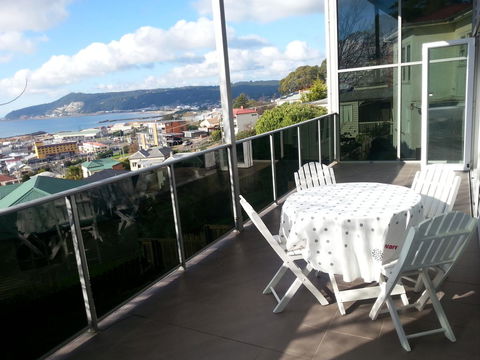 Harbour View Apartments - Accommodation Gladstone 0