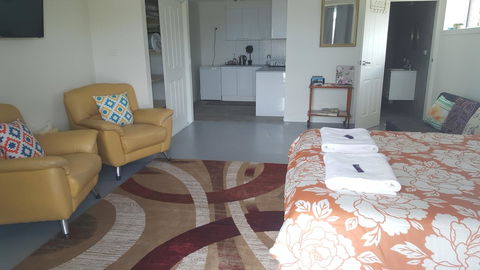 AppleBay Guest House - Accommodation Gladstone 13