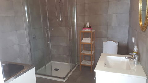 AppleBay Guest House - Accommodation Gladstone 8