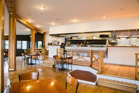 Freycinet Lodge - Accommodation Gladstone 4