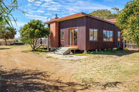 Aqua Beachfront! - Accommodation Gladstone 15