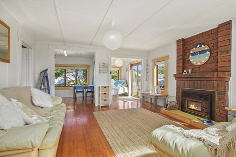 Aqua Beachfront! - Accommodation Gladstone 9