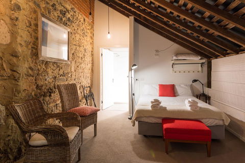 Ratho Farm - Accommodation Gladstone 7