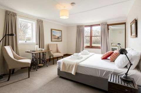 Ratho Farm - Accommodation Gladstone 0