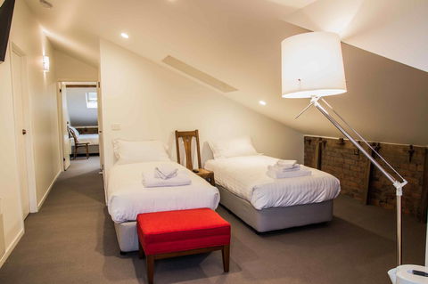 Ratho Farm - Accommodation Gladstone 11