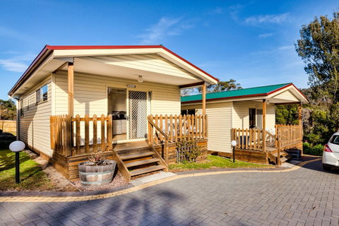 Wintersun Gardens Motel - Accommodation Gladstone 0
